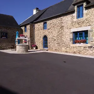 Hébergement de vacances La Petite Maison Bleue, Lopérec